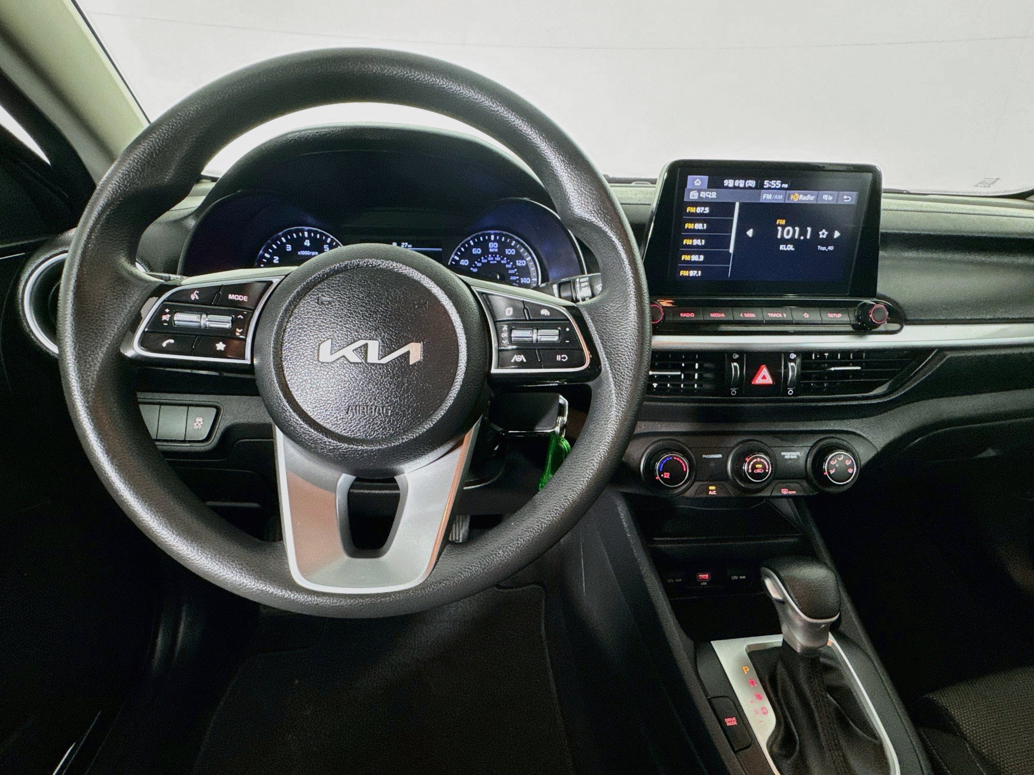 Used 2023 Kia Forte LXS FWD image 10