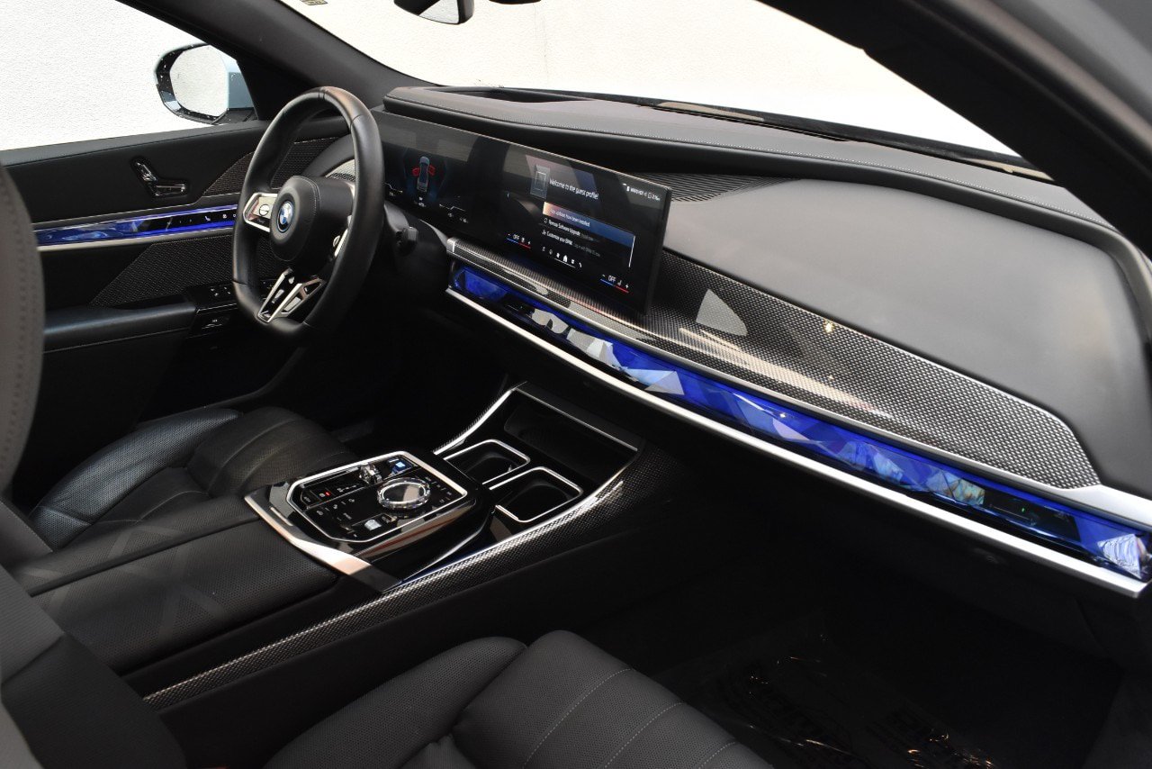 Used 2023 BMW i7 xDrive60 AWD/4WD image 22