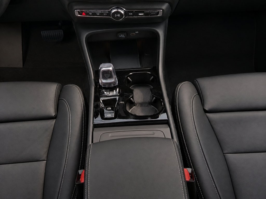 New 2026 Volvo XC40 B5 Plus w/ Climate Package AWD/4WD image 15