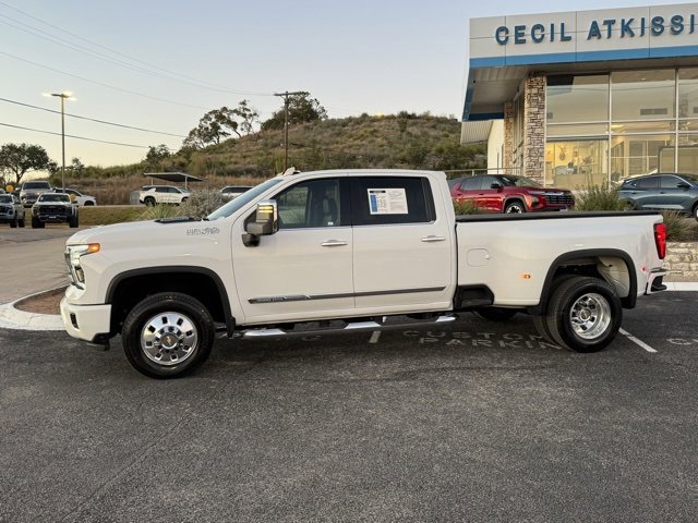 Certified 2024 Chevrolet Silverado 3500 High Country w/ Technology Package image 2