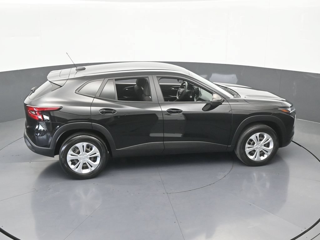 Used 2024 Chevrolet Trax LS FWD image 44