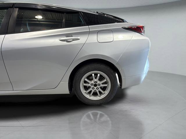 Used 2017 Toyota Prius Three image 22