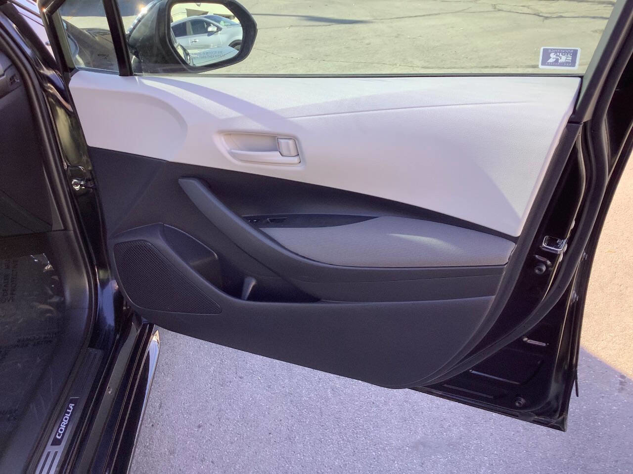 Used 2024 Toyota Corolla LE image 30