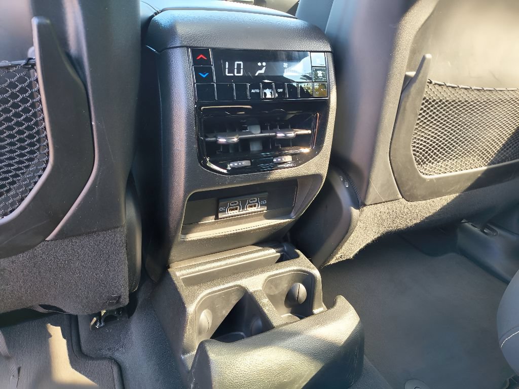 Used 2024 Jeep Grand Cherokee L Laredo AWD/4WD image 29