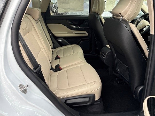 New 2025 Lincoln Corsair Reserve w/ Equipment Group 202A image 16