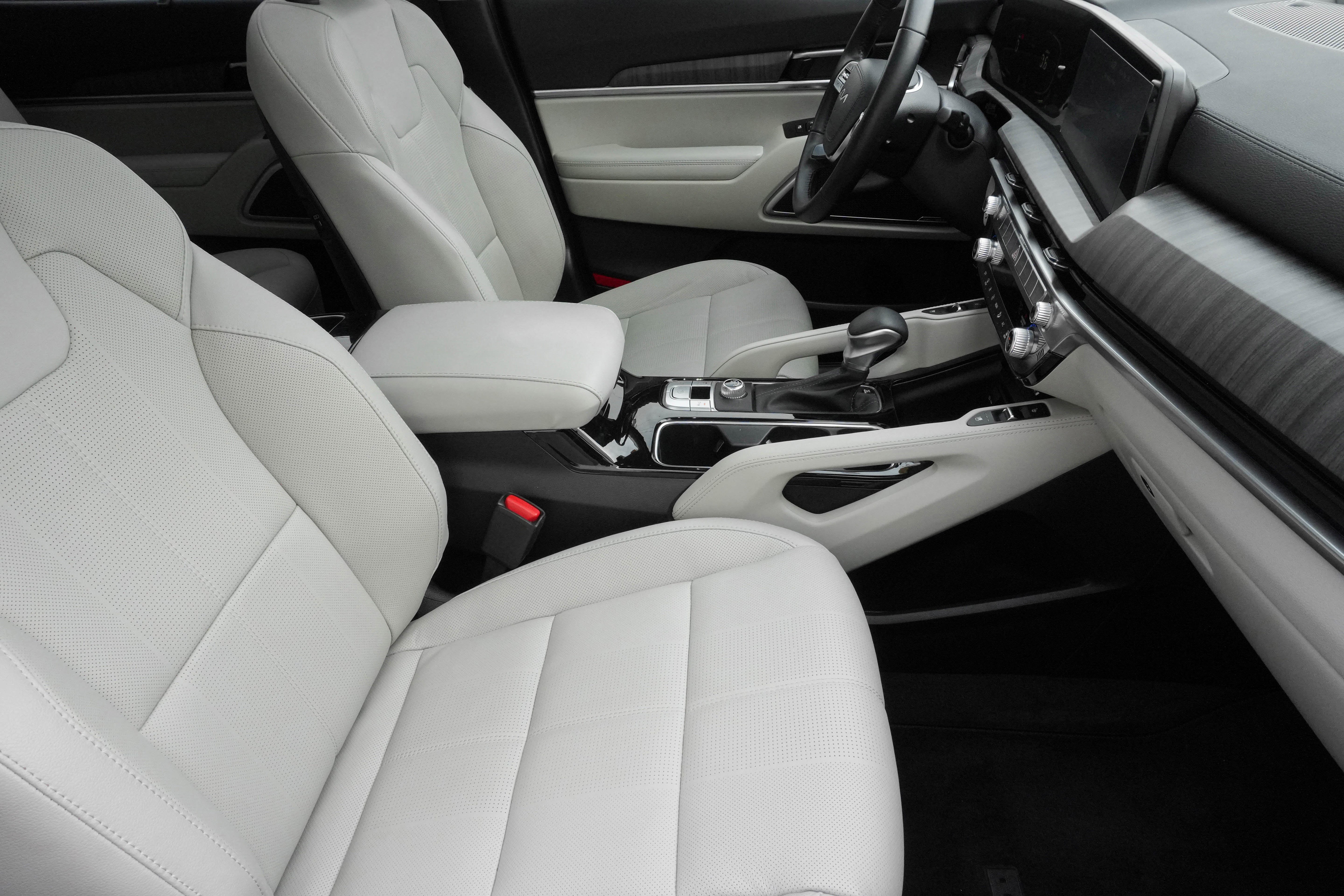 Used 2025 Kia Telluride EX w/ EX Captain's Chair Package image 13