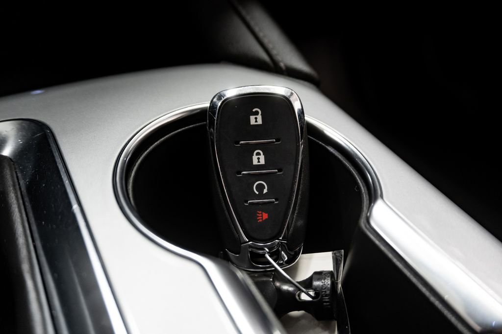 Used 2025 Chevrolet Blazer LT image 19