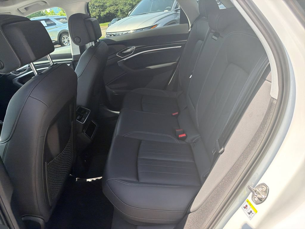 Used 2022 Audi e-tron Premium AWD/4WD image 20