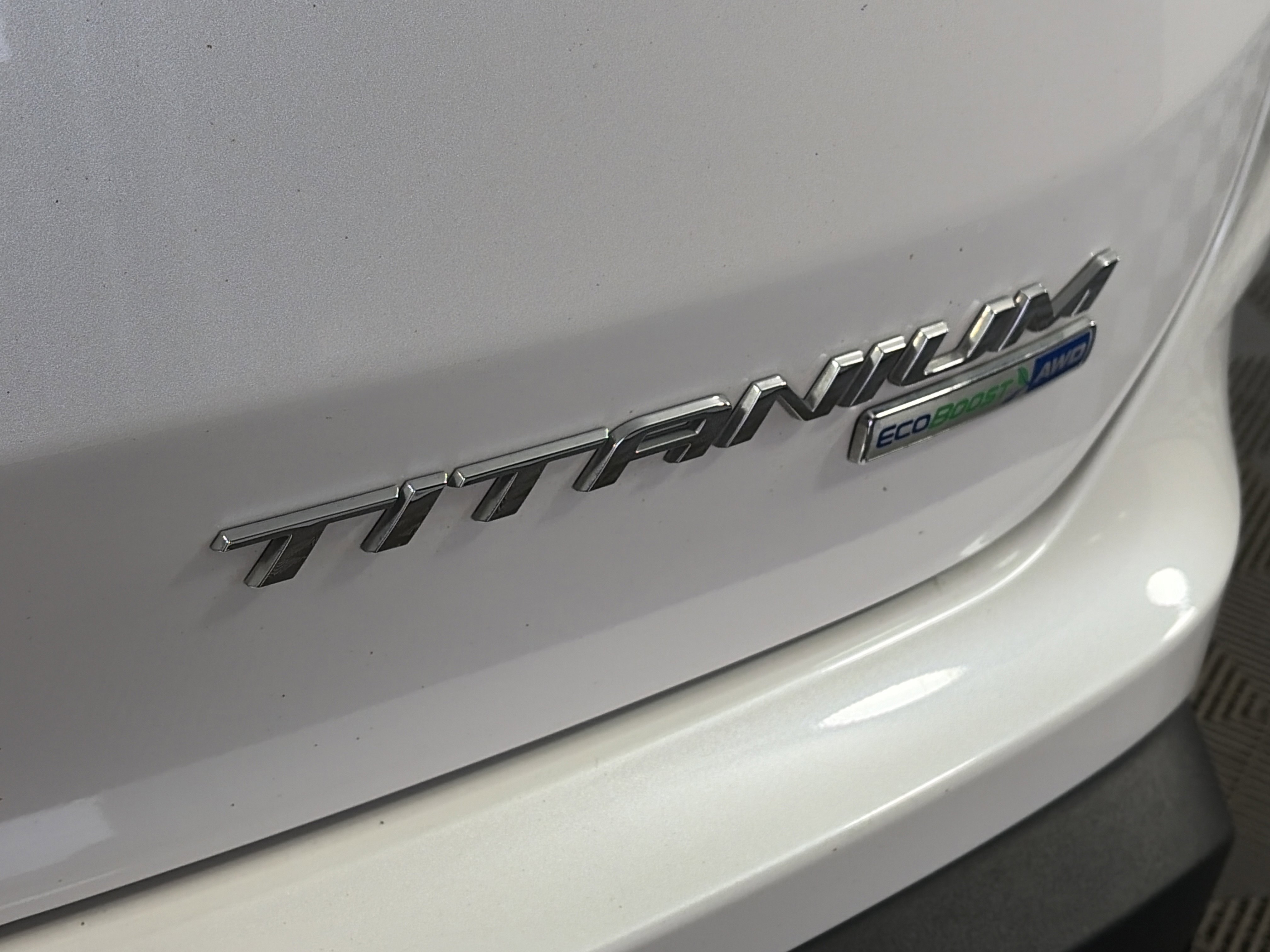 Used 2019 Ford Edge Titanium w/ Cold Weather Package image 17