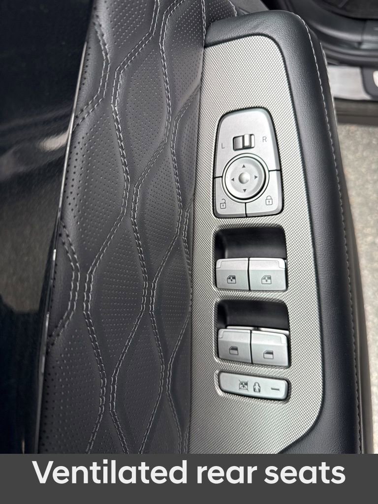 Used 2022 Hyundai Palisade Calligraphy image 11