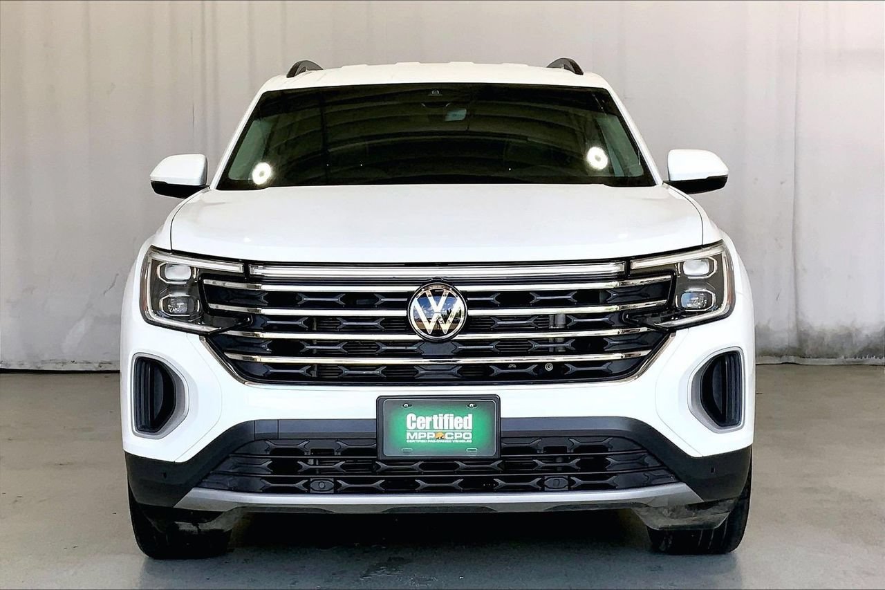 Used 2024 Volkswagen Atlas SE FWD image 2