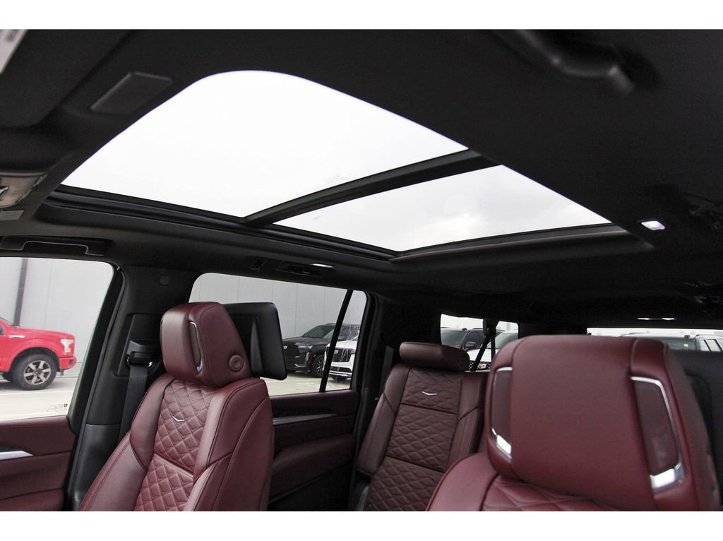 New 2026 Cadillac Escalade ESV Luxury AWD/4WD image 24