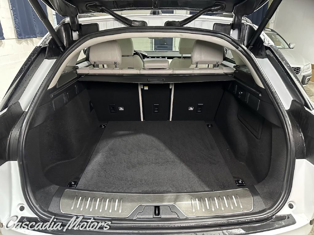 Used 2019 Land Rover Range Rover Velar R-Dynamic SE image 9