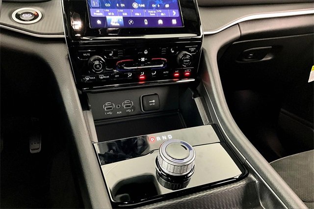New 2025 Jeep Grand Cherokee Altitude image 7