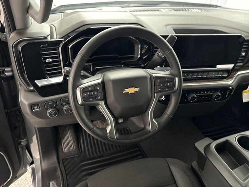 Used 2025 Chevrolet Silverado 1500 LT image 17