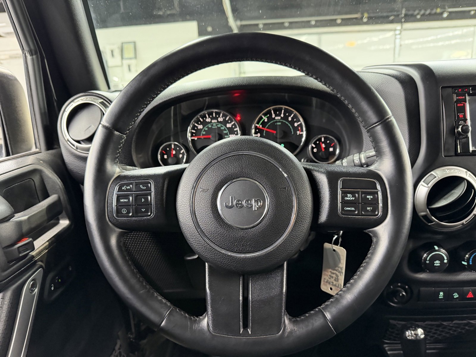 Used 2017 Jeep Wrangler Unlimited Rubicon w/ Connectivity Group image 13