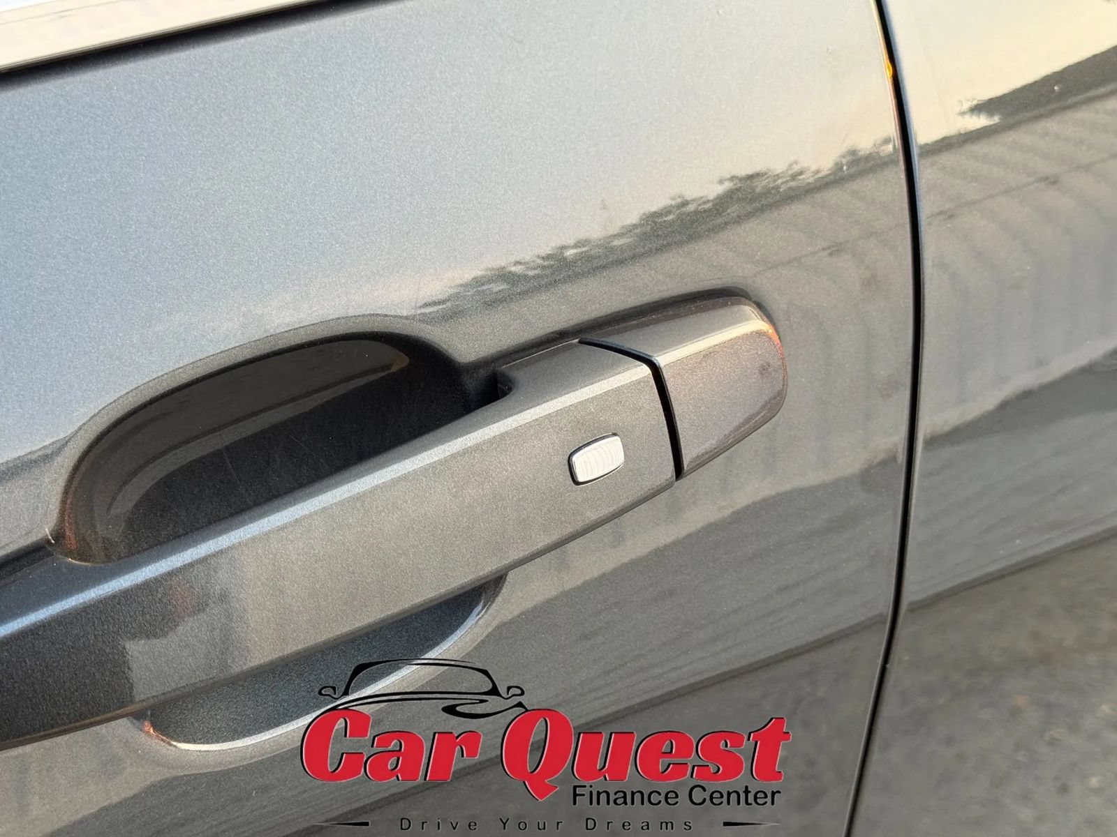 Used 2019 Chevrolet Equinox LT w/ Driver Convenience Package FWD image 23
