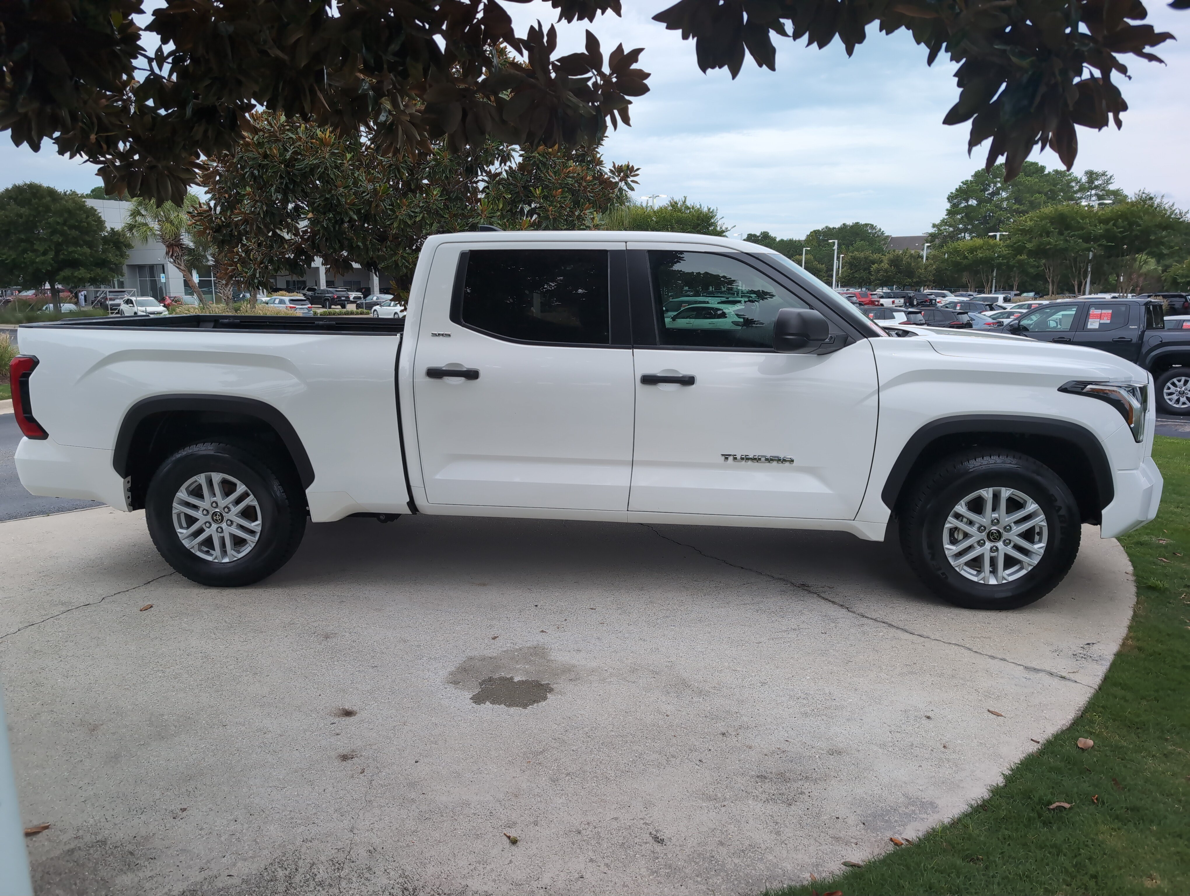 Used 2024 Toyota Tundra SR5 RWD image 11