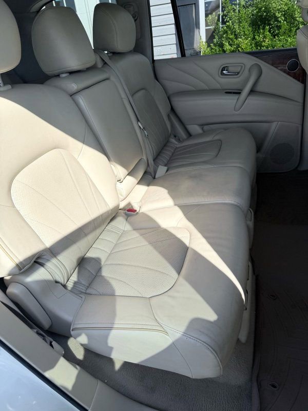 Used 2016 INFINITI QX80 4WD w/ Deluxe Technology Package image 11