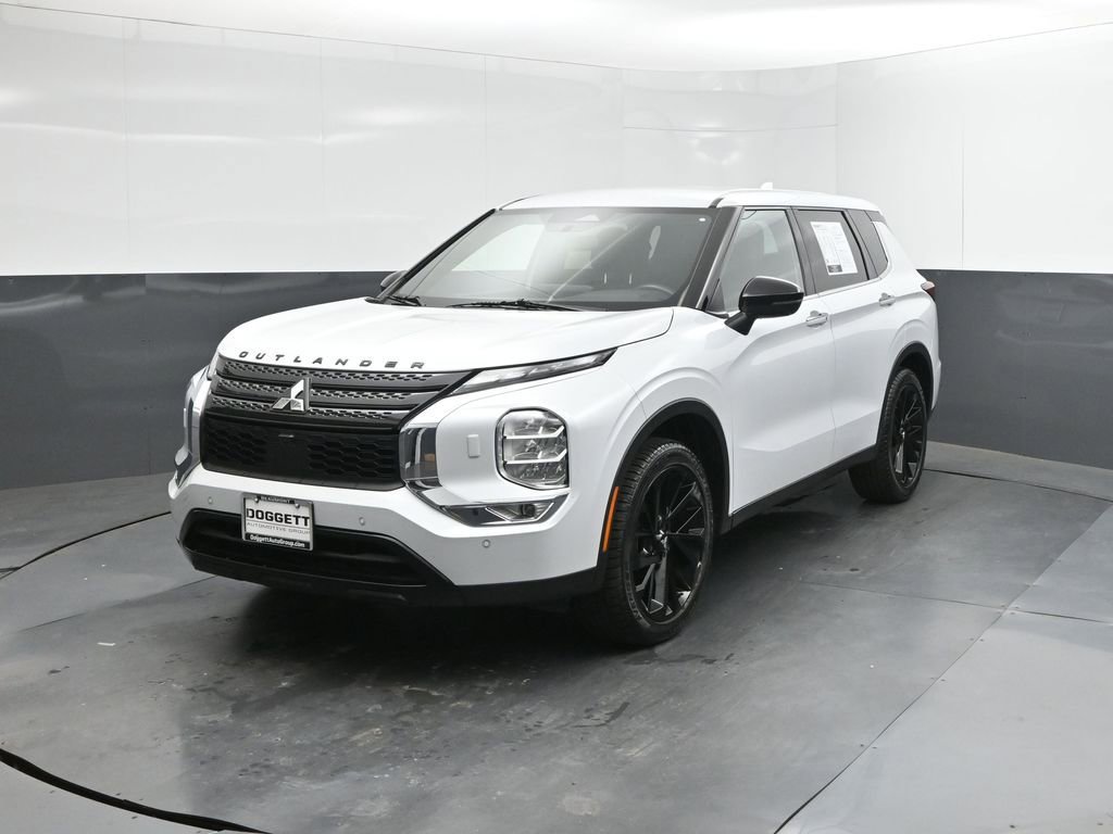 Used 2023 Mitsubishi Outlander SE AWD/4WD image 30