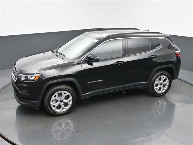 New 2025 Jeep Compass Latitude w/ Sun & Sound Group image 39