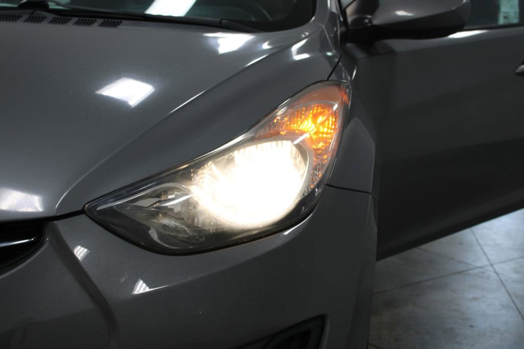 Used 2013 Hyundai Elantra GLS image 31