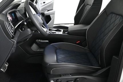 New 2026 Volkswagen Atlas Cross Sport SEL Premium R-Line image 21