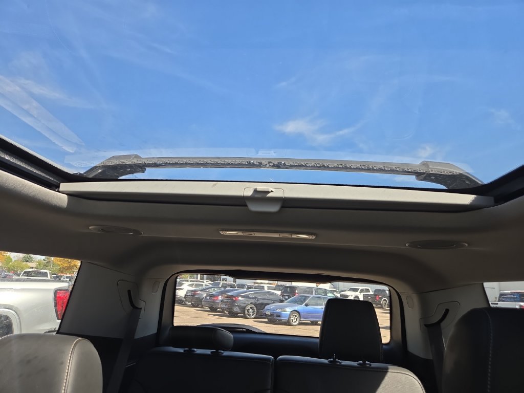 Used 2023 GMC Acadia SLT w/ Technology Package AWD/4WD image 18