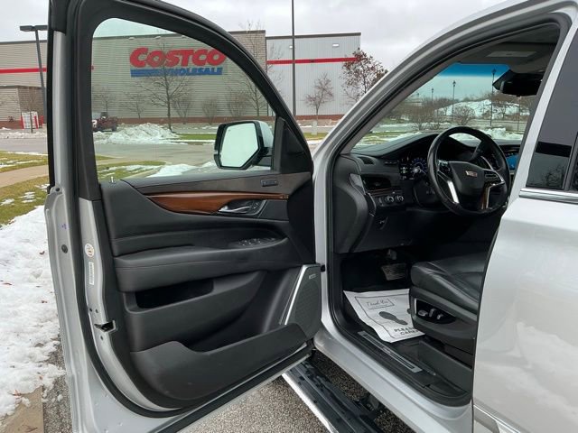 Used 2019 Cadillac Escalade Premium Luxury image 18