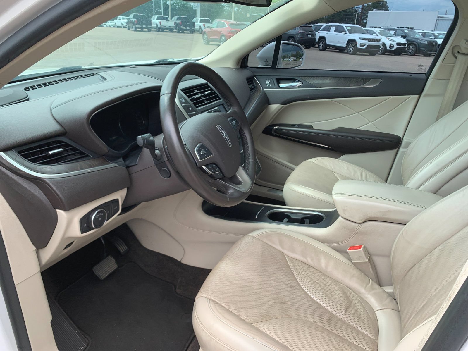 Used 2018 Lincoln MKC Reserve w/ Lincoln MKC Climate Package FWD image 12