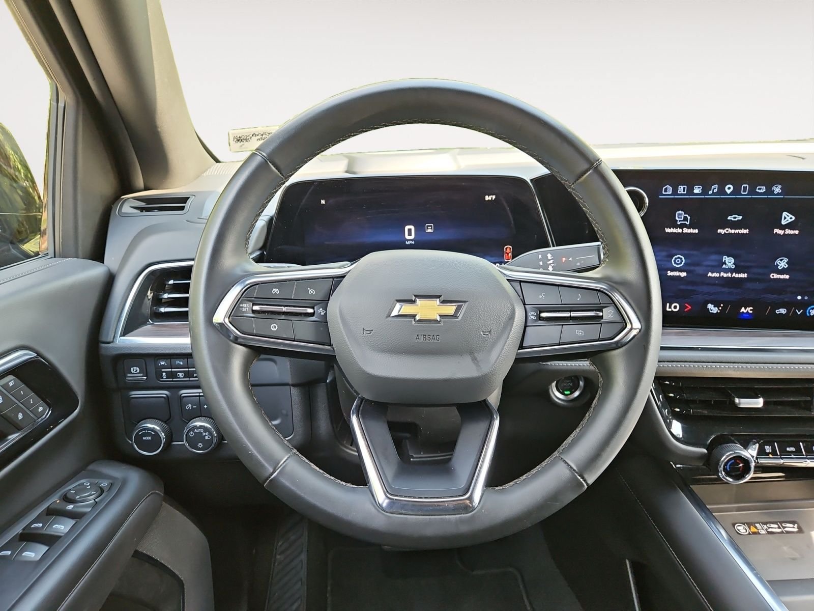 Used 2025 Chevrolet Suburban LT RWD image 12