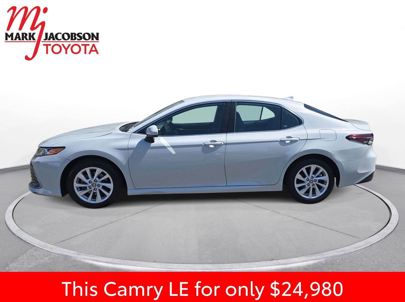 Used 2024 Toyota Camry LE FWD image 14