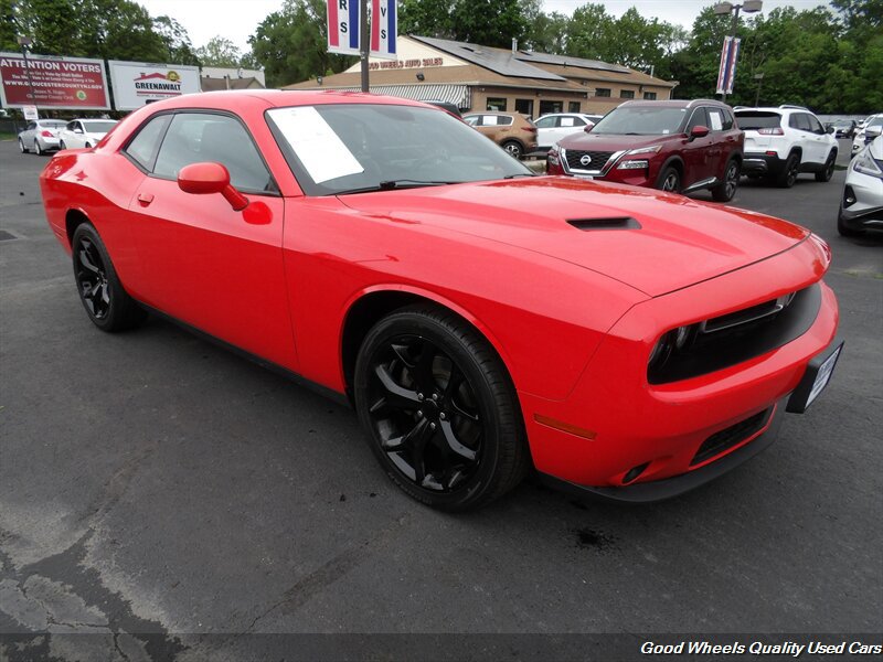 Used 2018 Dodge Challenger SXT Plus RWD image 3