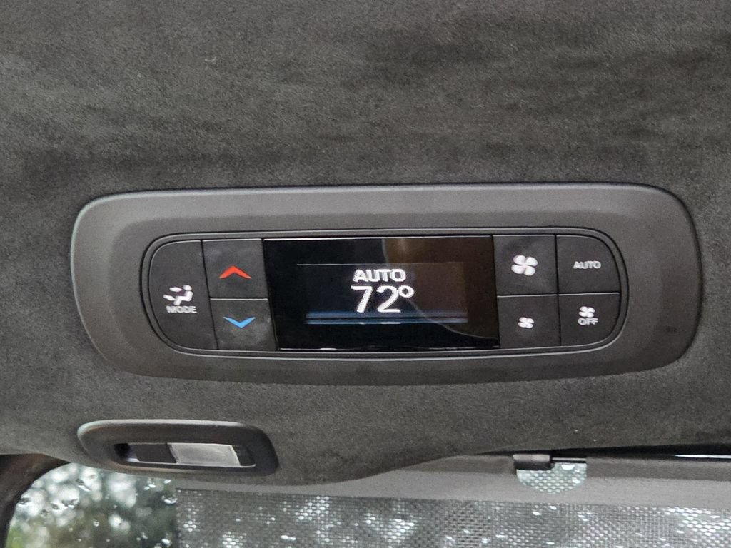 Used 2022 Chrysler Pacifica Pinnacle FWD image 13
