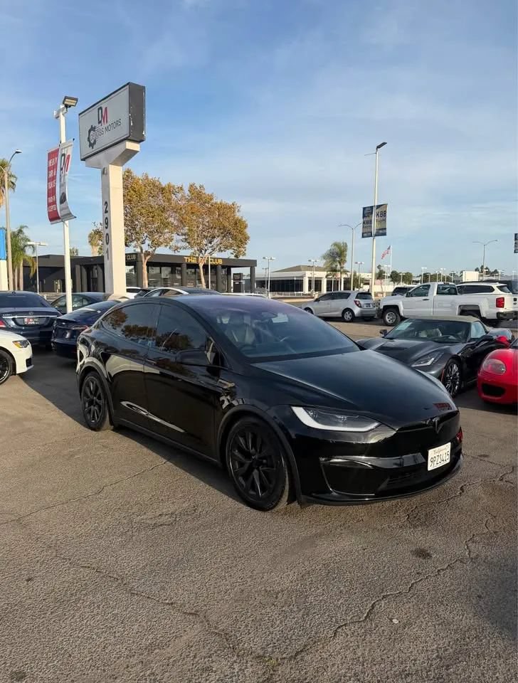 Used 2025 Tesla Model X AWD/4WD image 3