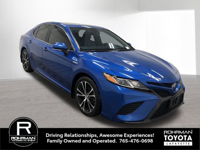 Used 2020 Toyota Camry SE w/ Sunroof Package image 10