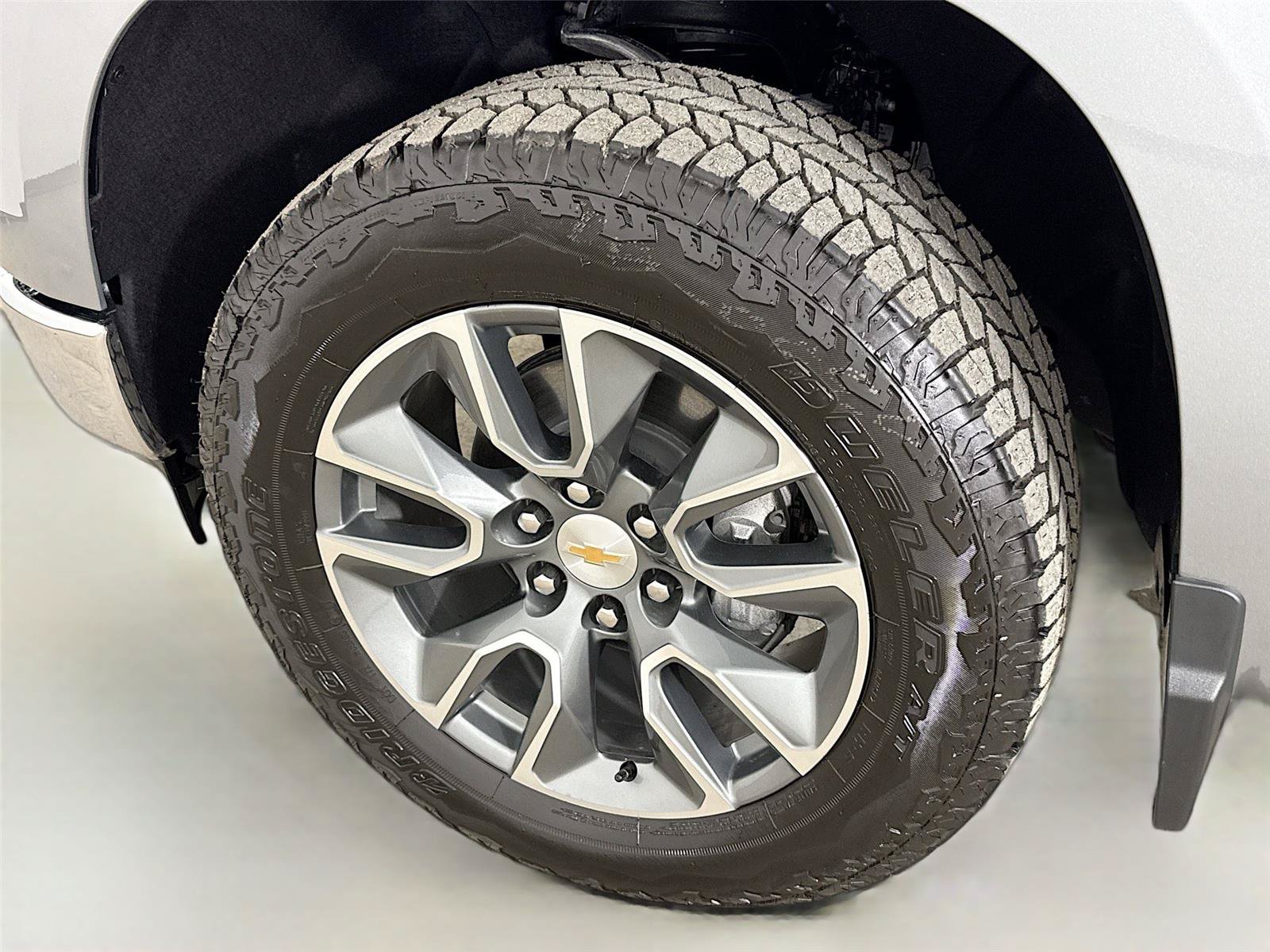 Used 2026 Chevrolet Silverado 1500 LT AWD/4WD image 32