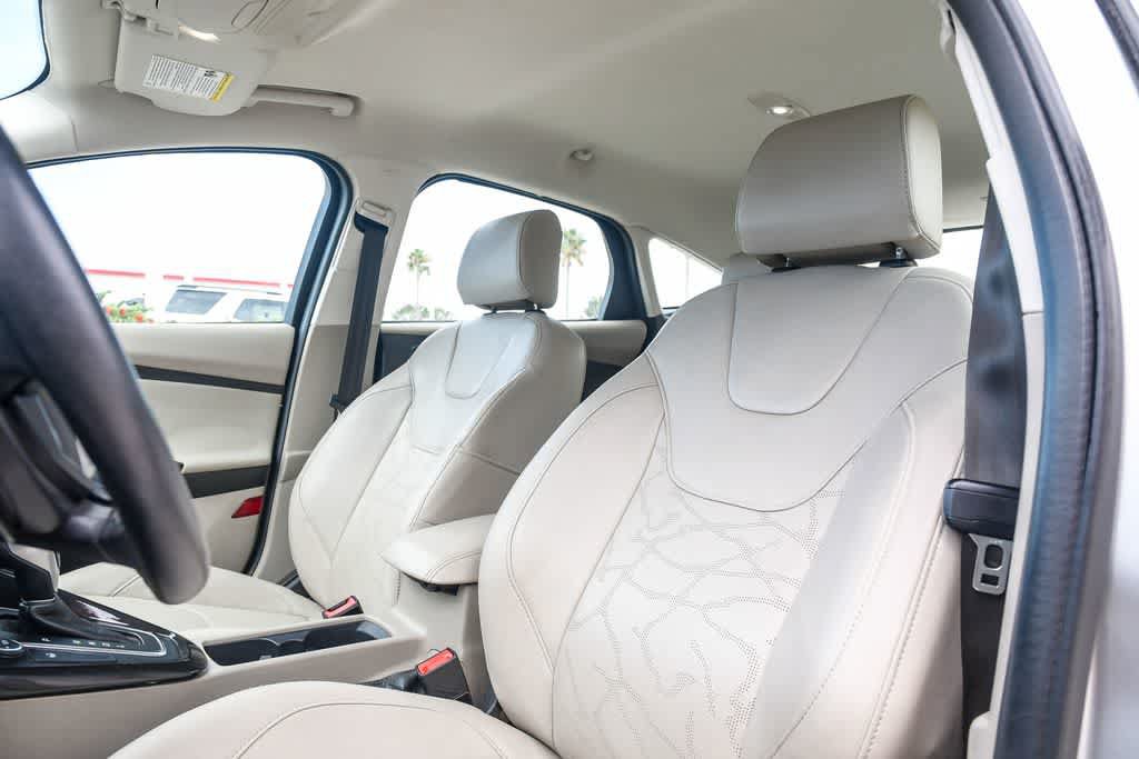 Used 2017 Ford Focus Electric Hatchback FWD image 17