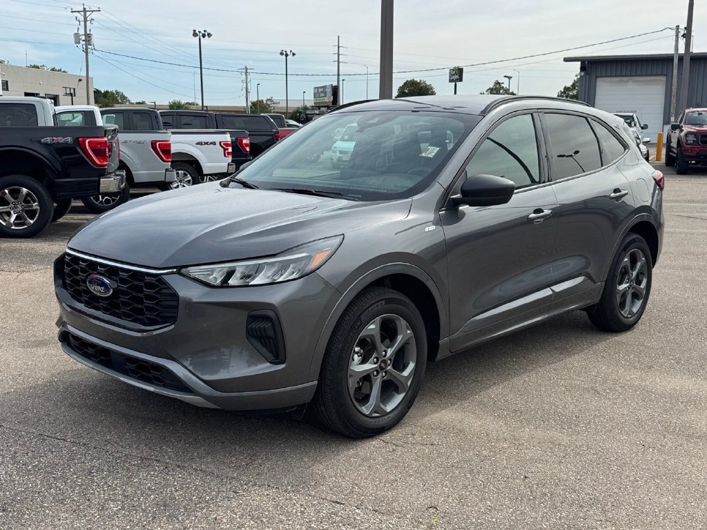 Certified 2024 Ford Escape ST-Line w/ Tech Pack #1 AWD/4WD image 2