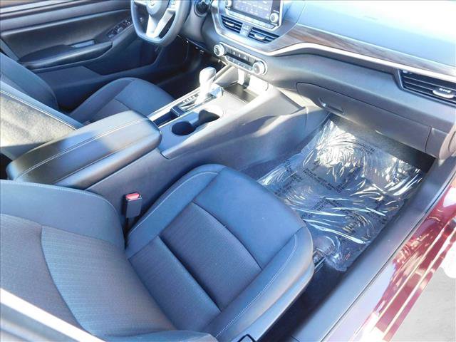 Used 2025 Nissan Altima 2.5 SV FWD image 27