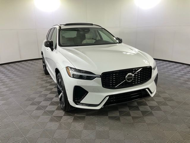 Used 2025 Volvo XC60 B5 Ultra w/ Protection Package Premier image 3