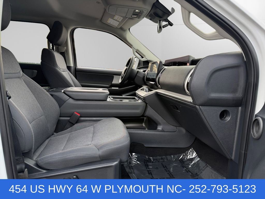 Used 2025 Ford Expedition Max Active AWD/4WD image 15