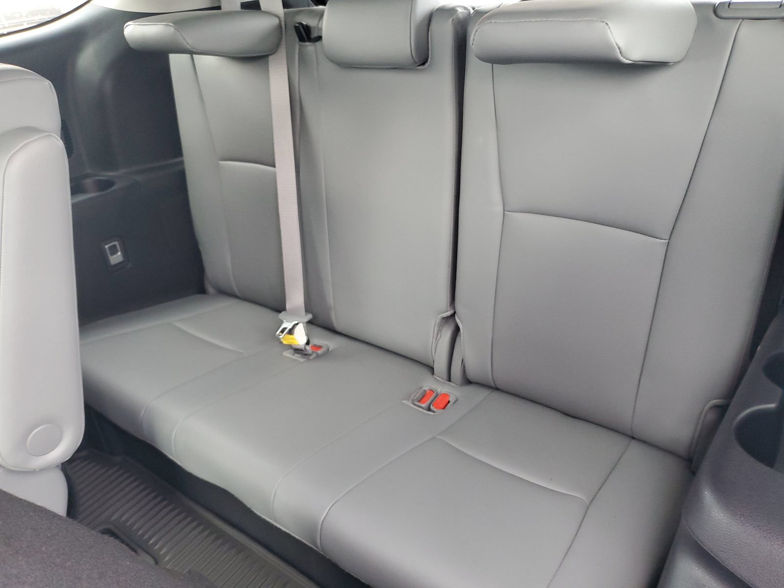 Used 2024 Toyota Highlander XLE AWD/4WD image 13