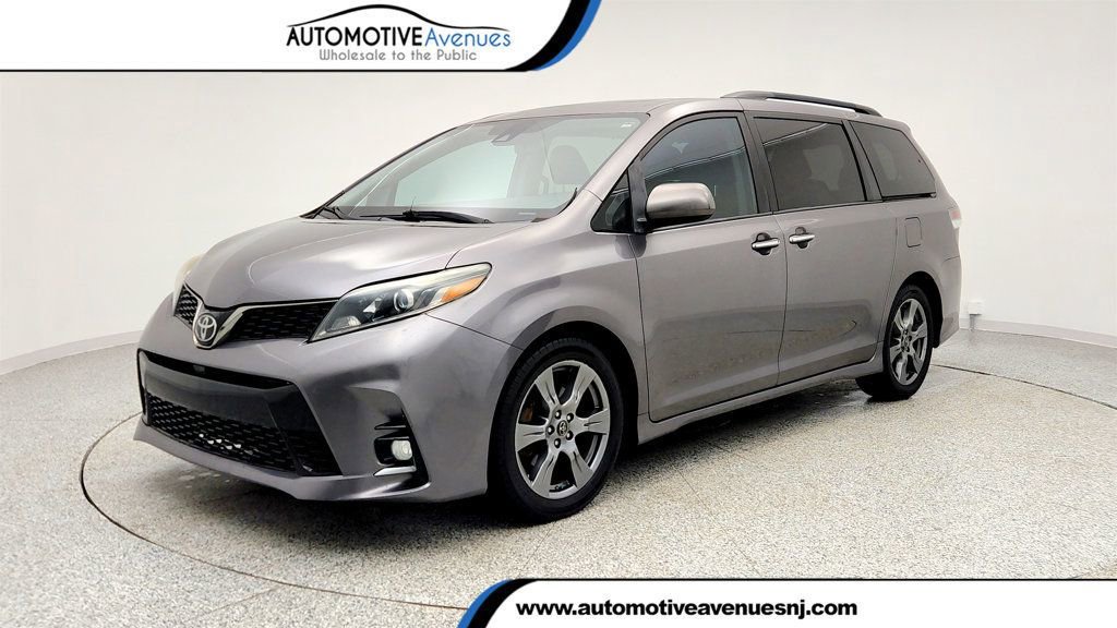 Used 2018 Toyota Sienna SE Premium