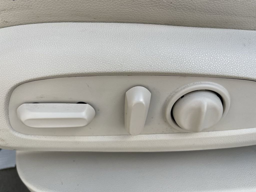 Used 2022 GMC Acadia Denali w/ Denali Ultimate Package image 12