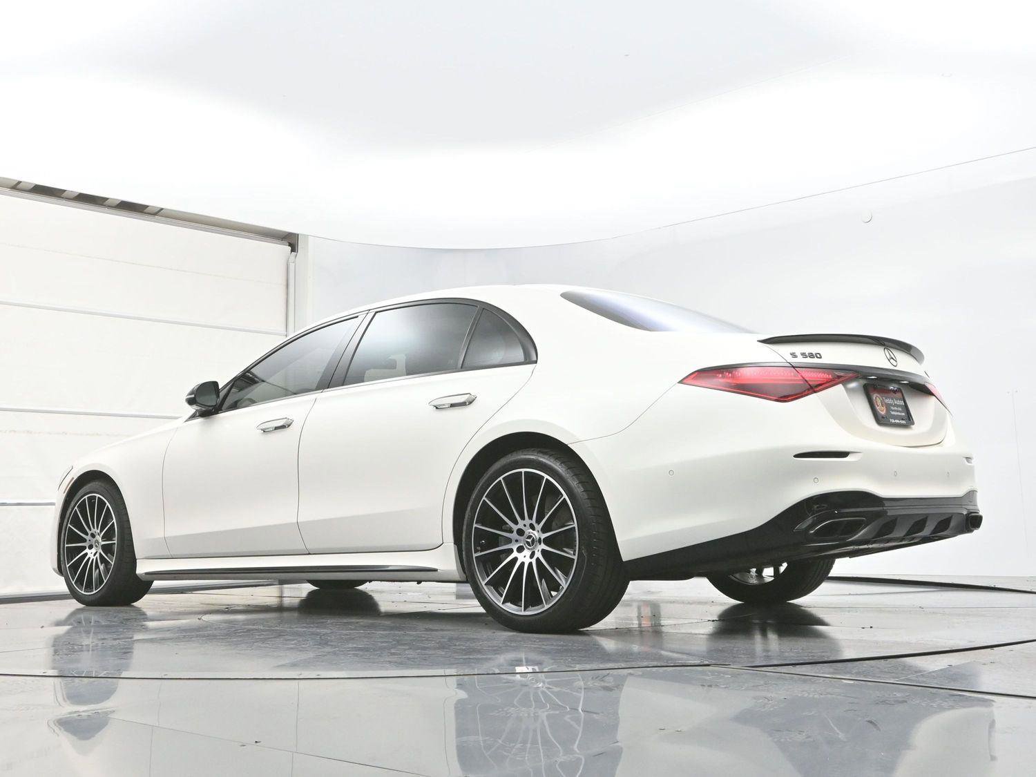 Used 2022 Mercedes-Benz S 580 4MATIC Sedan w/ AMG Line Package image 41