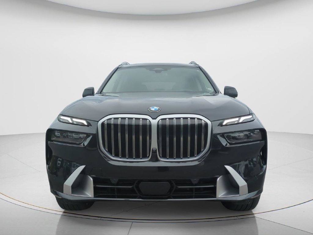 Used 2026 BMW X7 xDrive40i AWD/4WD image 2
