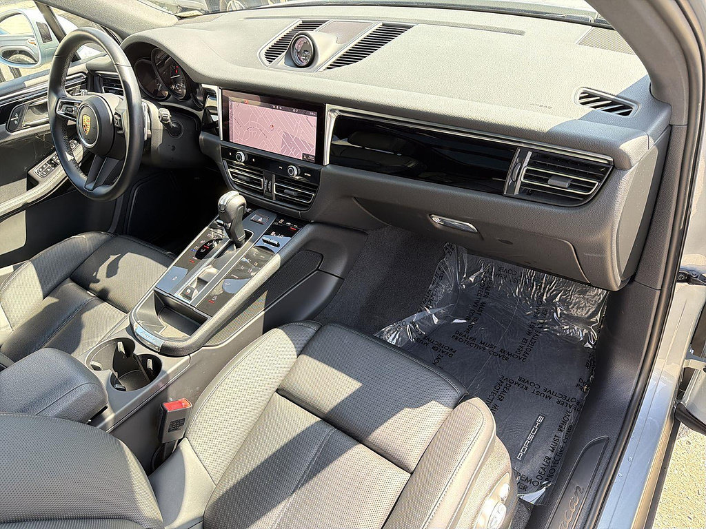 Used 2024 Porsche Macan AWD/4WD image 29