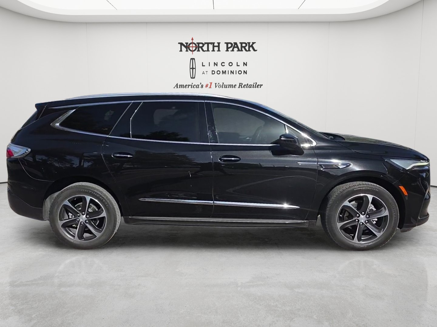 Used 2022 Buick Enclave Premium w/ LPO, Touring Package FWD image 6