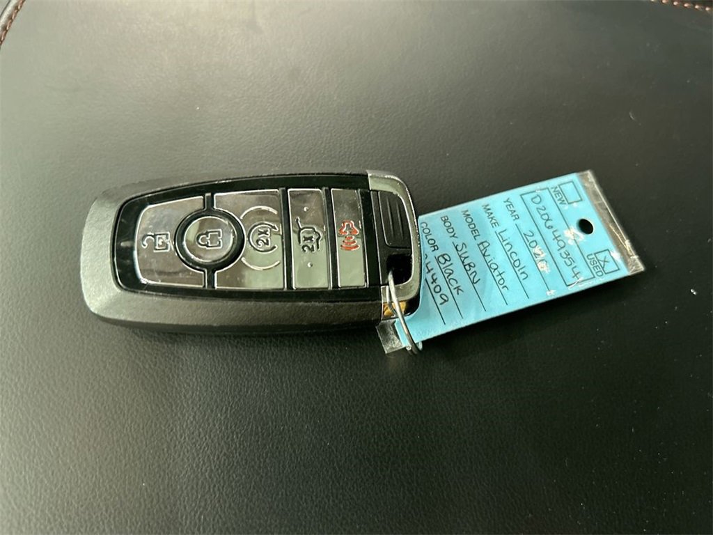 Used 2020 Lincoln Aviator Reserve w/ Equipment Group 202A image 12